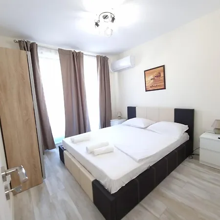 жилищна сграда орех Apartament *