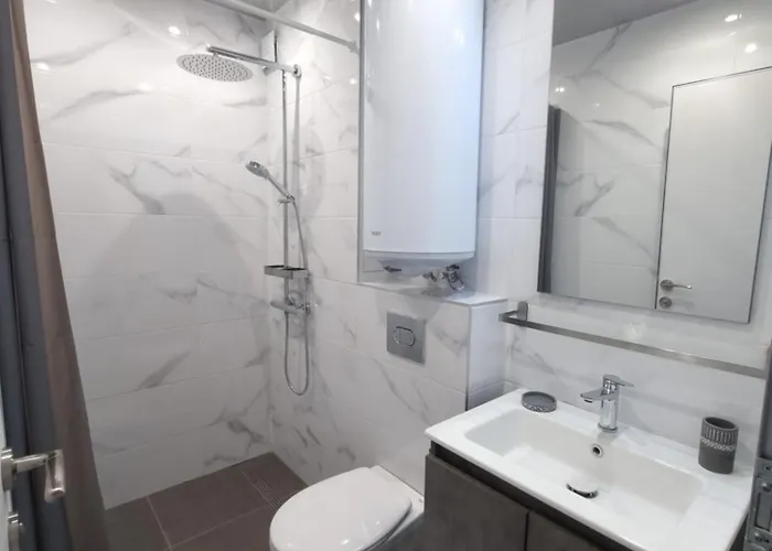 Apartamento жилищна сграда орех Varna