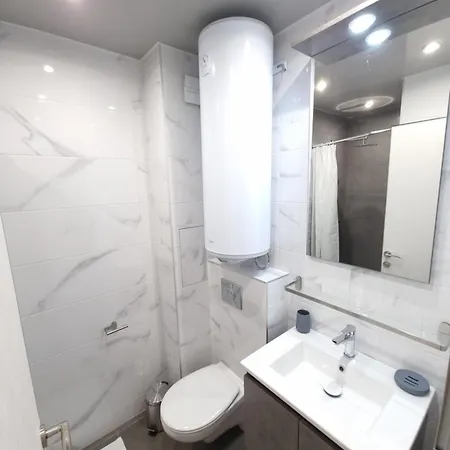 Appartamento жилищна сграда орех Varna