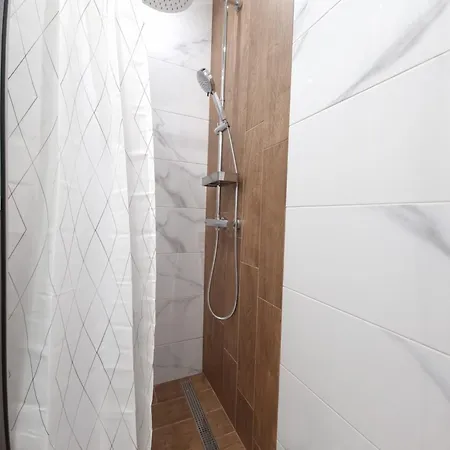 Appartamento жилищна сграда орех *